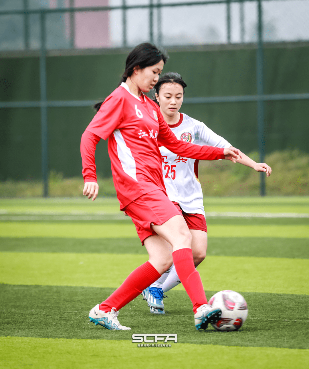 米兰体育-女子足球比赛中，某队夺得锦标！